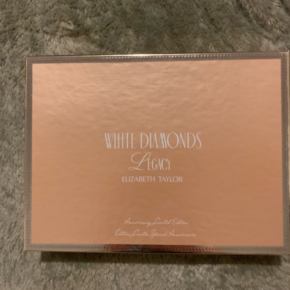 Elizabeth Taylor 4 piece set White Diamonds Legacy  gift set, NWT - Picture 1 of 4